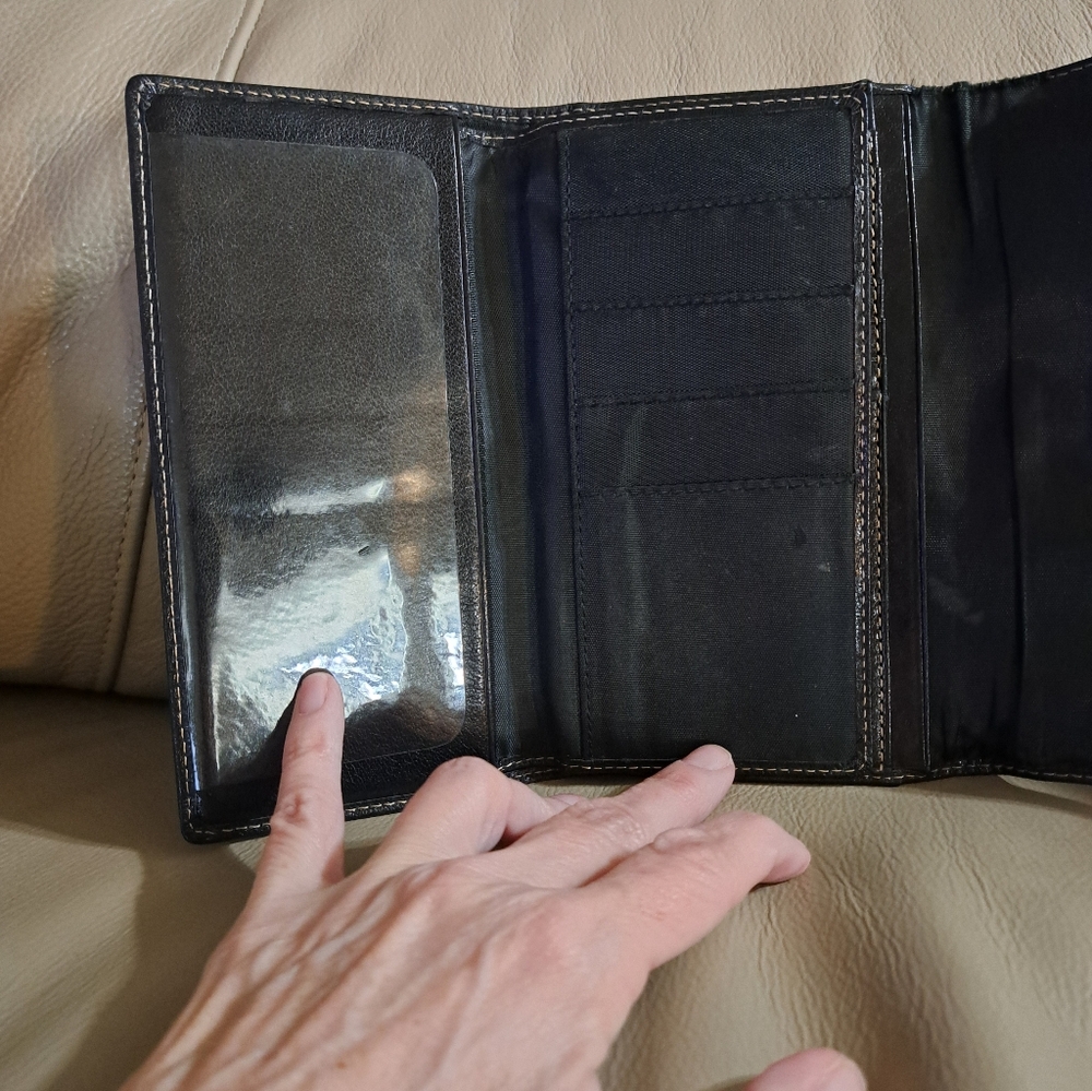 Fossil Wallet - Picture 8 of 10